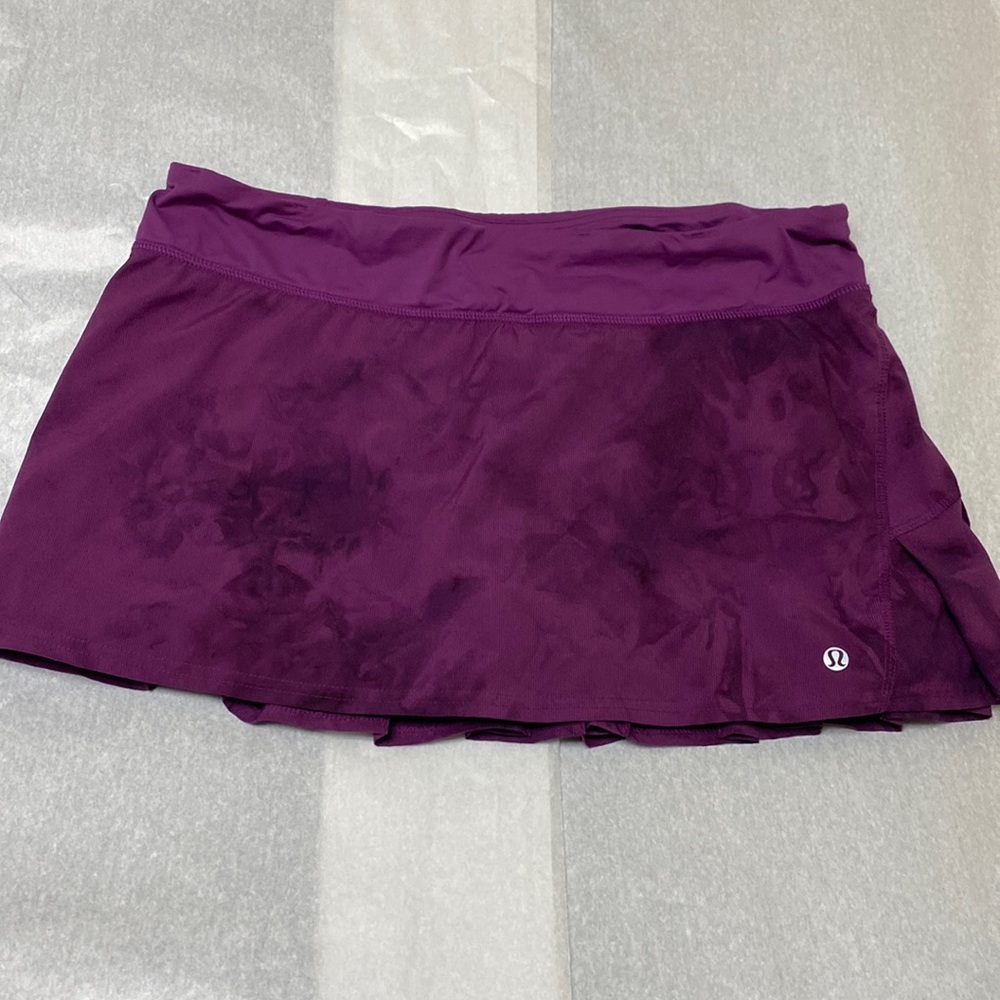 LULULEMON Pacesetter skirt first edition.